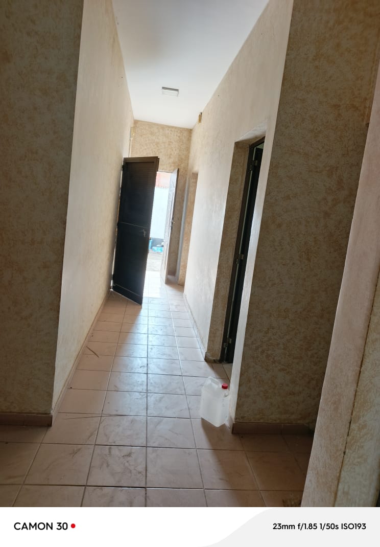 Villa basse 3 chambres en vente en angle de rue à Agoè Cacaveli – 70 millions FCFA