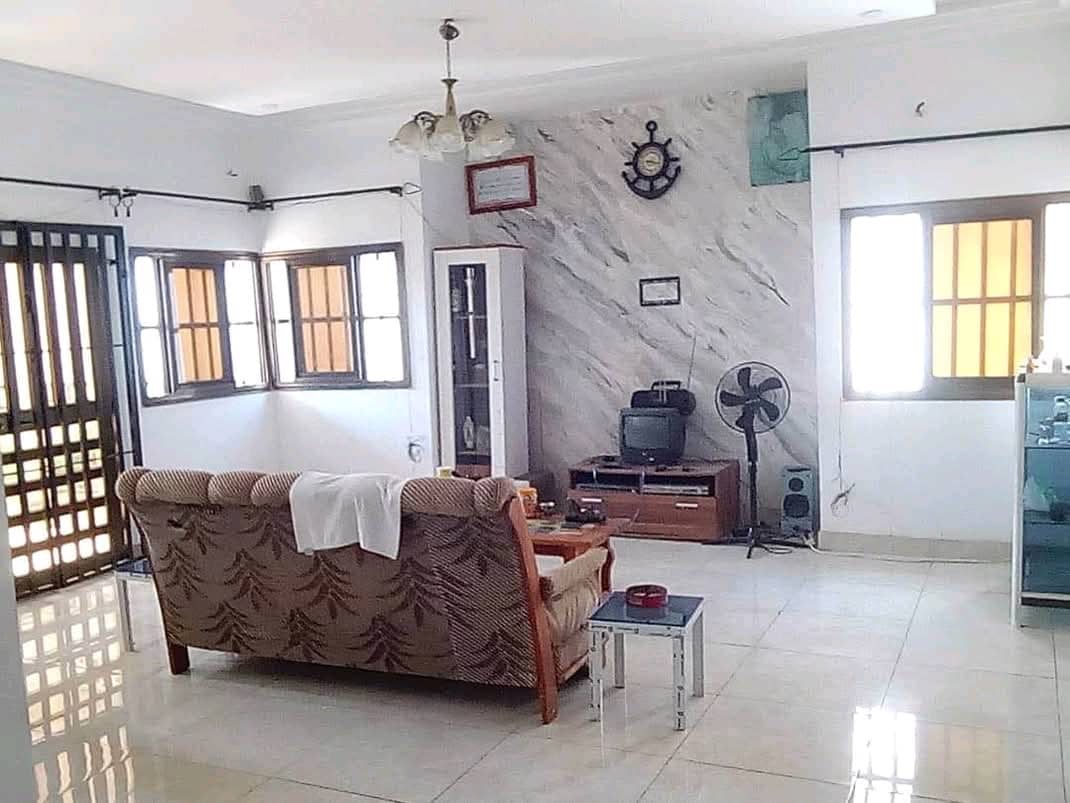 UNE VILLA DE 6 PIÈCES À VENDRE À AVÉPOZO (ÉCOLE LA CRAIE)