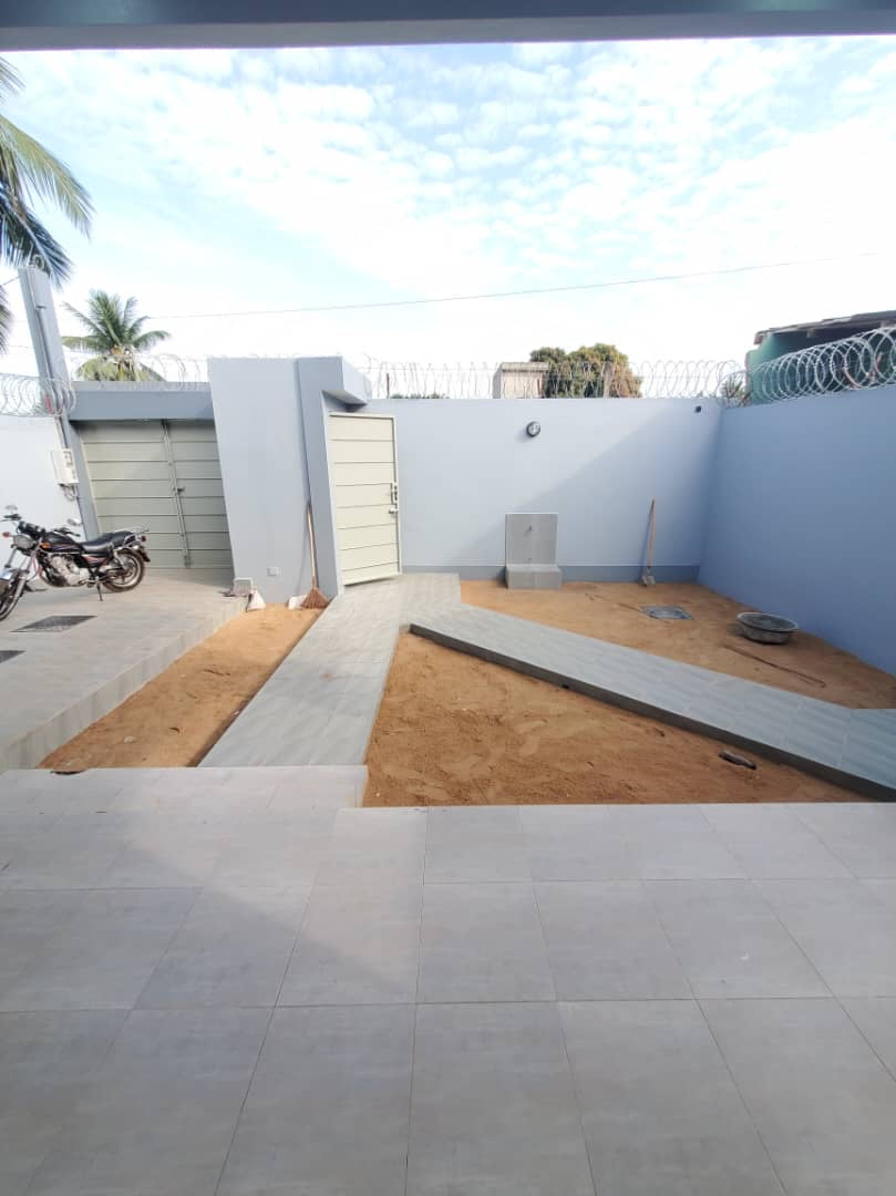 LOMÉ – ADIDOGOMÉ SAGBADO – VILLA 4 PIÈCES À VENDRE