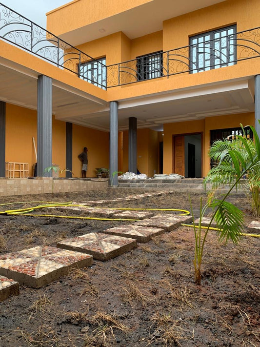 À VENDRE – Villa duplex 8 pièces à Agoè Telessou | 300 m² | Titre foncier | 200 millions FCFA