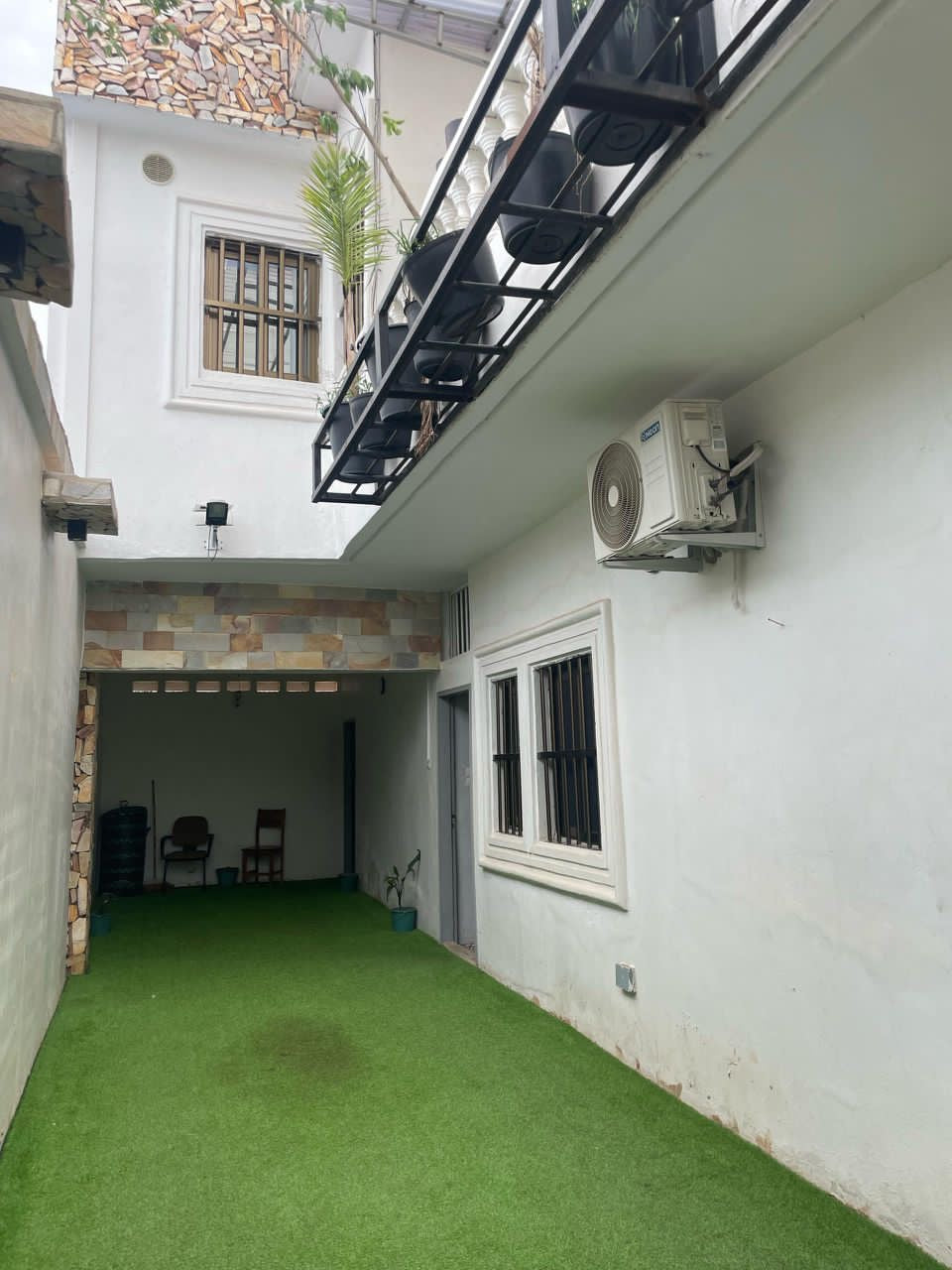 À LOUER : VILLA 7 PIÈCES HAUT STANDING À TOTSI – BORD DU GOUDRON