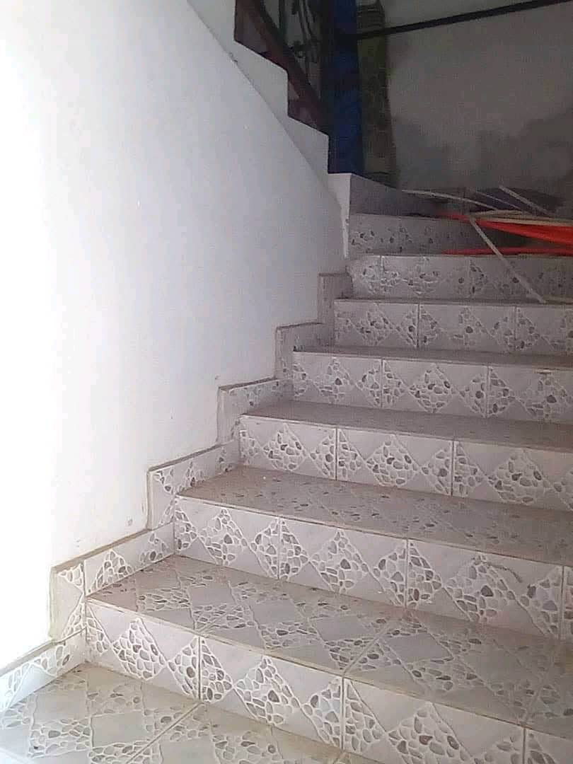 UNE VILLA DE 6 PIÈCES À VENDRE À AVÉPOZO (ÉCOLE LA CRAIE)