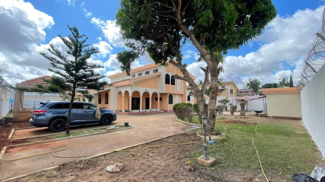 UNE VILLA DE 6 PIÈCES À VENDRE À LA CITÉ OUA