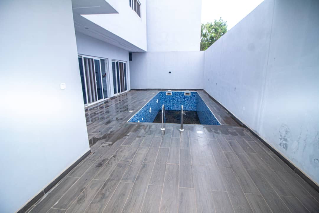 Villa duplex 5 chambres à louer à Agbalépédo – 1 500 000 FCFA