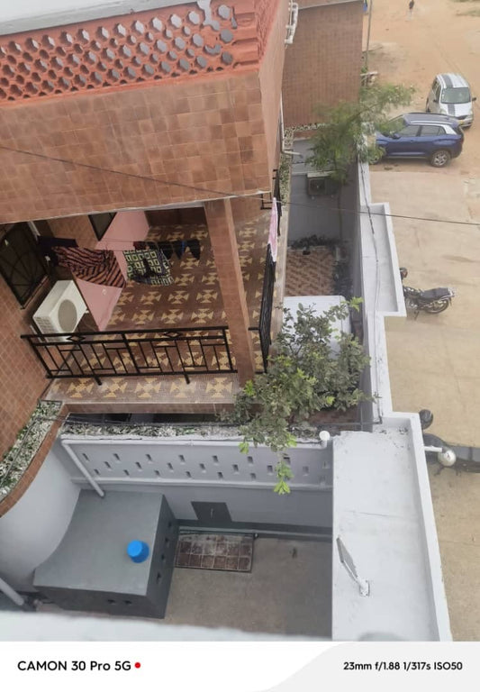 MMEUBLE 19 CHAMBRES À VENDRE À TOKOIN PROTESTANT – 100M DU GOUDRON | TITRE FONCIER