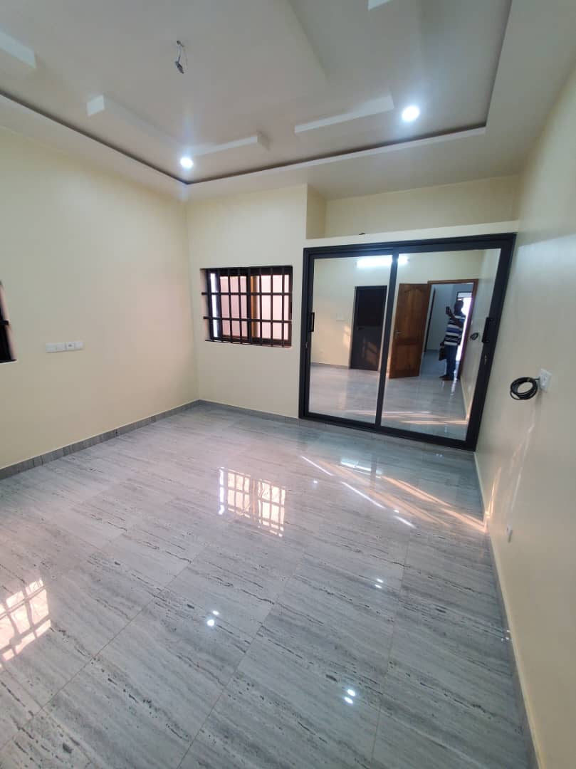 LOMÉ – ADIDOGOMÉ SAGBADO – VILLA 4 PIÈCES À VENDRE