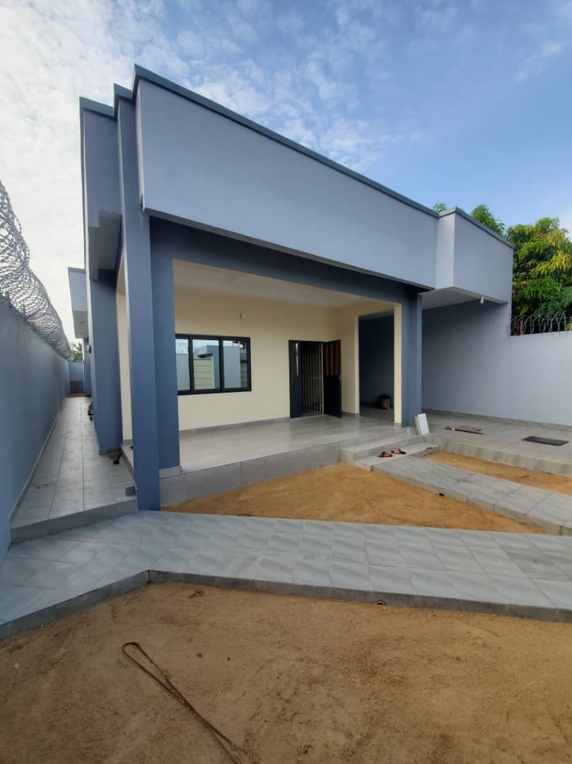 LOMÉ – ADIDOGOMÉ SAGBADO – VILLA 4 PIÈCES À VENDRE