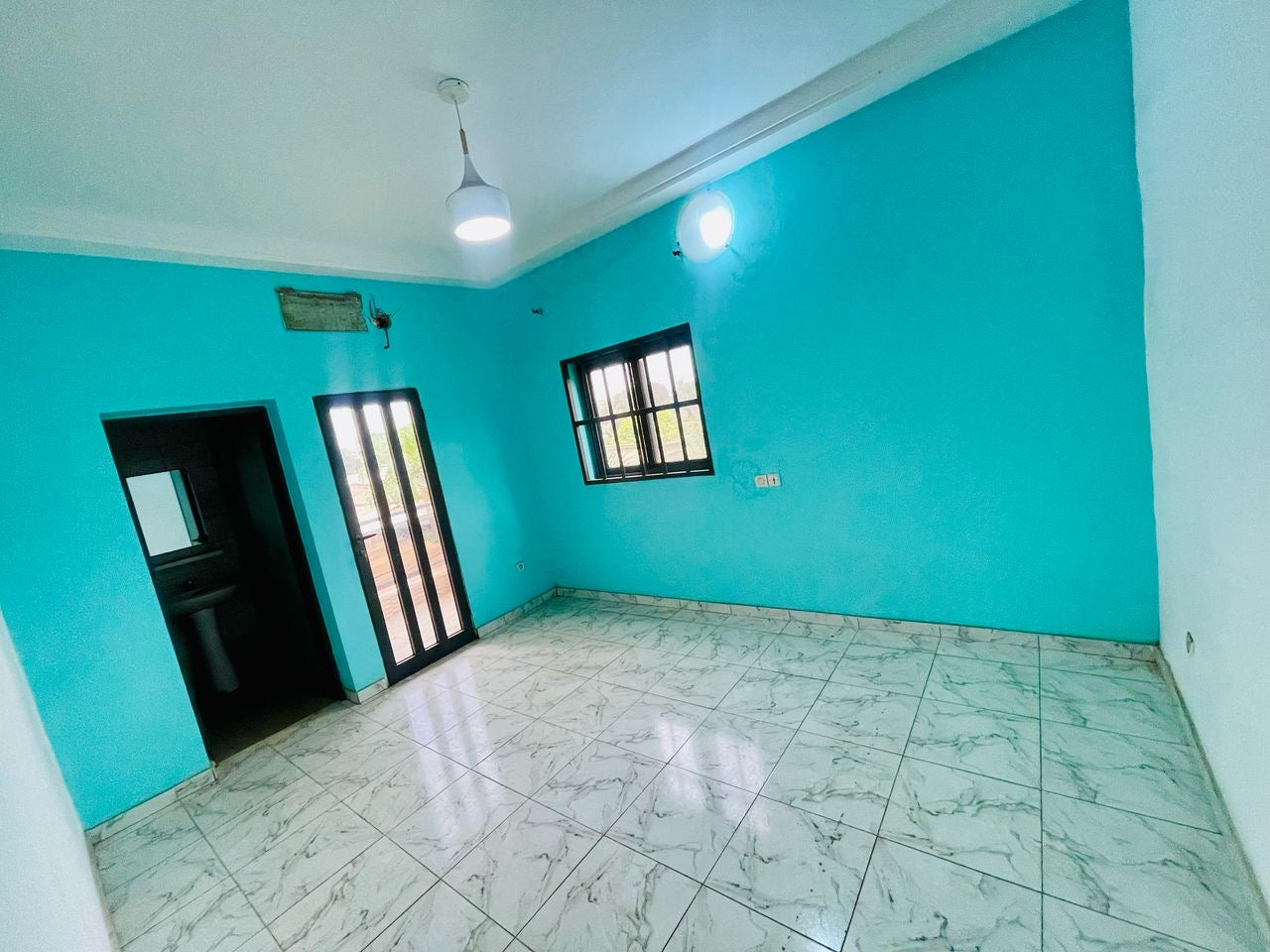 VILLA 6 PIÈCES À VENDRE À ATTIEGOU – 150 m² | TITRE FONCIER