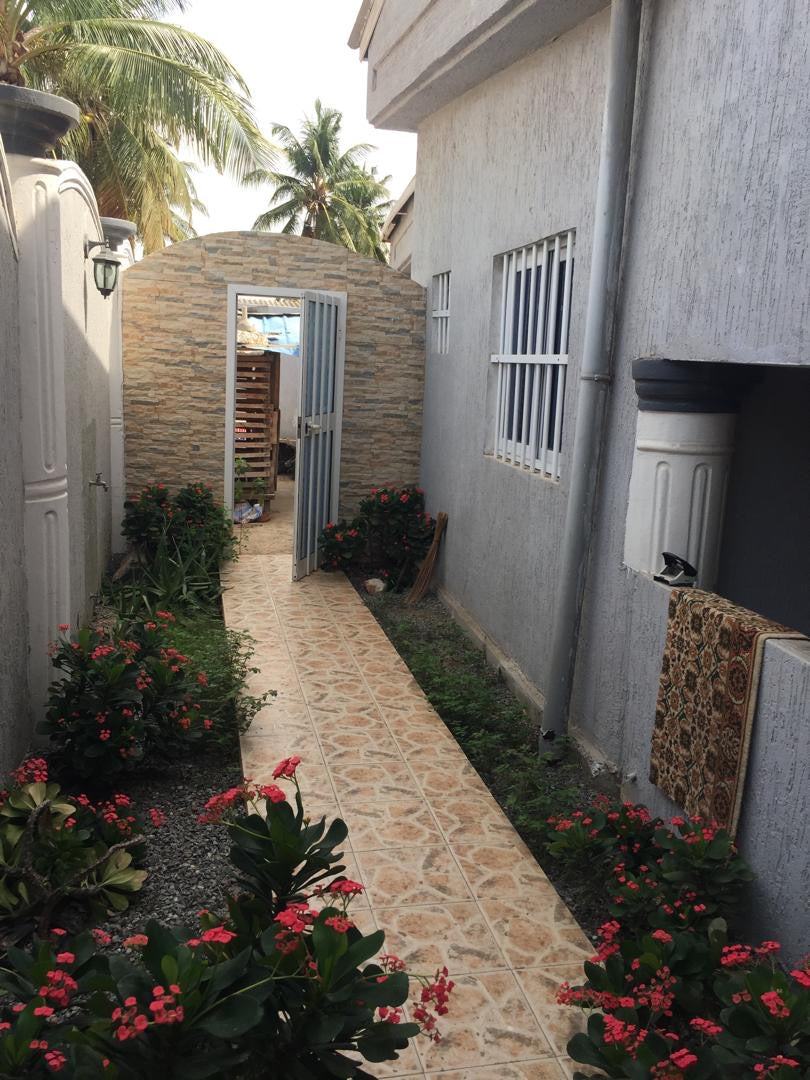 VILLA TRIPLEX 7 PIÈCES À VENDRE À AVÉPOZO CÔTÉ NON PLAGE – TITRE FONCIER