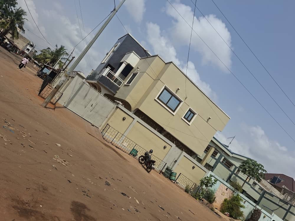 Villa duplex à vendre à Attiegouvi Dabarakondji – 70 Millions FCFA