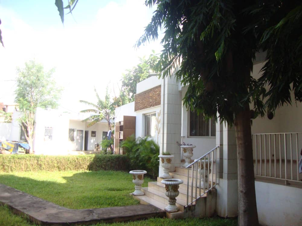 UNE VILLA À VENDRE À NOVISSI AU BORD DU GOUDRON - 5 PIÈCES