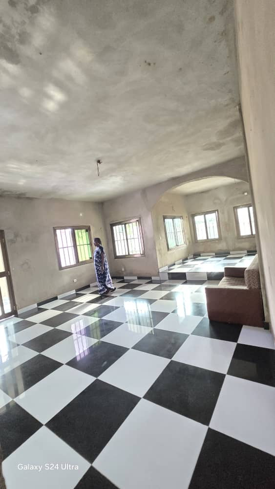 LOMÉ - ZANGUÉRA KLÉMÉ – VILLA 4 CHAMBRES À VENDRE