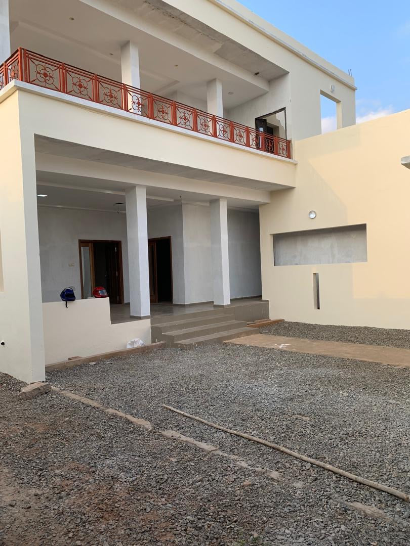 VILLA DUPLEX À VENDRE À SÉGBÉ – 10 PIÈCES