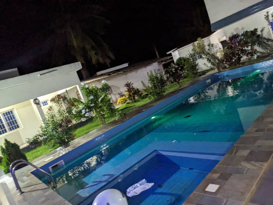 À LOUER – VILLA MEUBLÉE 5 PIÈCES AVEC PISCINE À AGOÉ DEMAKPOÉ