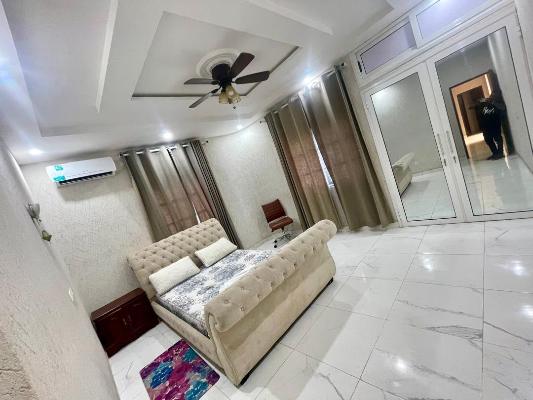 UNE VILLA À VENDRE À BAGUIDA À 50M DU GOUDRON, CÔTÉ PLAGE - 18 PIÈCES