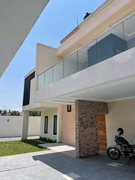 VILLA HAUT STANDING DE 6 PIÈCES À VENDRE À HEDZRANAWOÉ (600M² AVEC PISCINE)