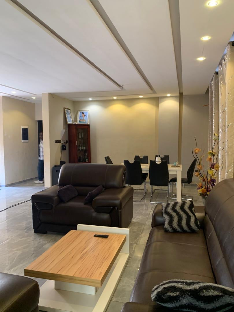 UNE VILLA À VENDRE À AGOÈ LÉGBASSITO OPÉRA