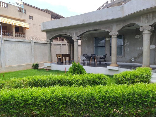 VILLA 11 PIÈCES À VENDRE À ADIDOGOMÉ IPG – 1 LOT 1/4 – TITRE FONCIER