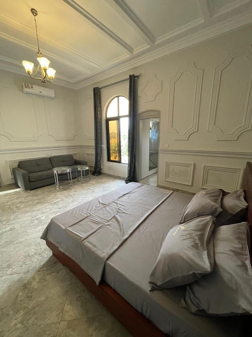 À LOUER – APPARTEMENT MEUBLÉ DE 3 PIÈCES | AVÉDJI DIASPORA | 500.000 F/MOIS
