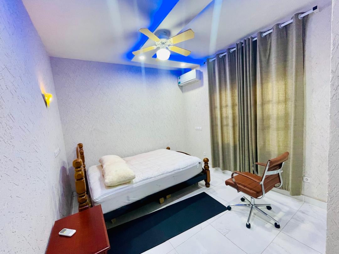 UNE VILLA À VENDRE À BAGUIDA À 50M DU GOUDRON, CÔTÉ PLAGE - 18 PIÈCES