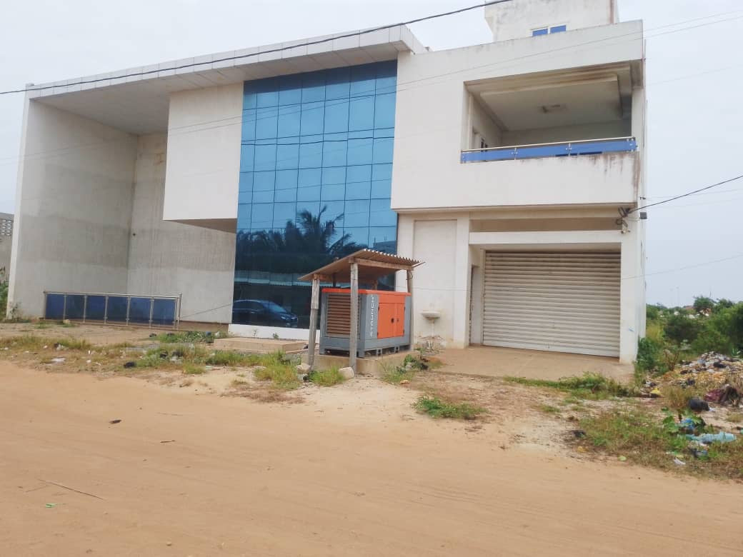 UN IMMEUBLE 7 PIÈCES À VENDRE À BAGUIDA À 70M DU GOUDRON