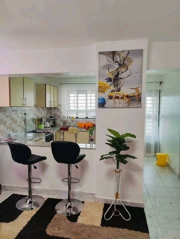 VILLA MEUBLÉE 3 PIÈCES À VENDRE À SÉGBÉ – 500M DU GOUDRON
