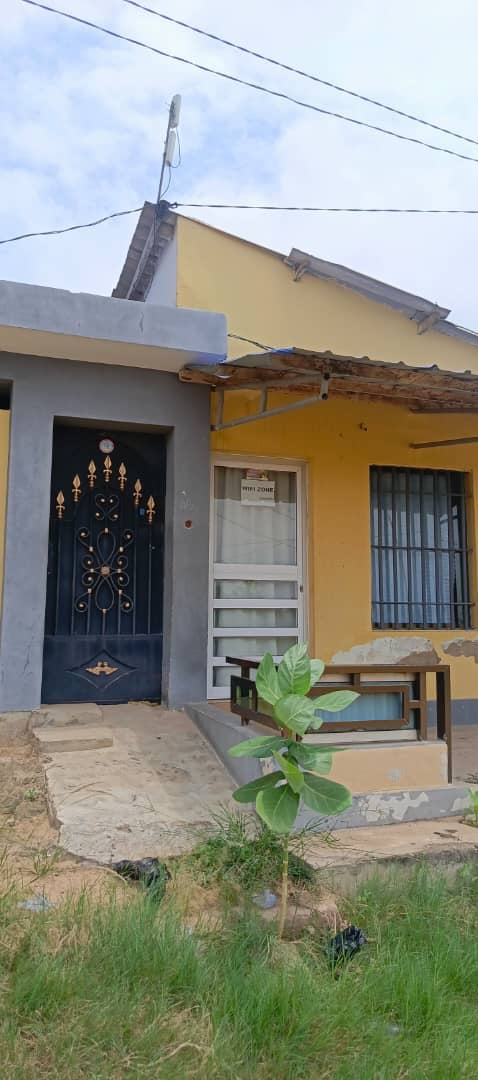 LOMÉ – PETITE VILLA DE 4 PIÈCES À VENDRE À LEGBASSITO AHONKPOÈ
