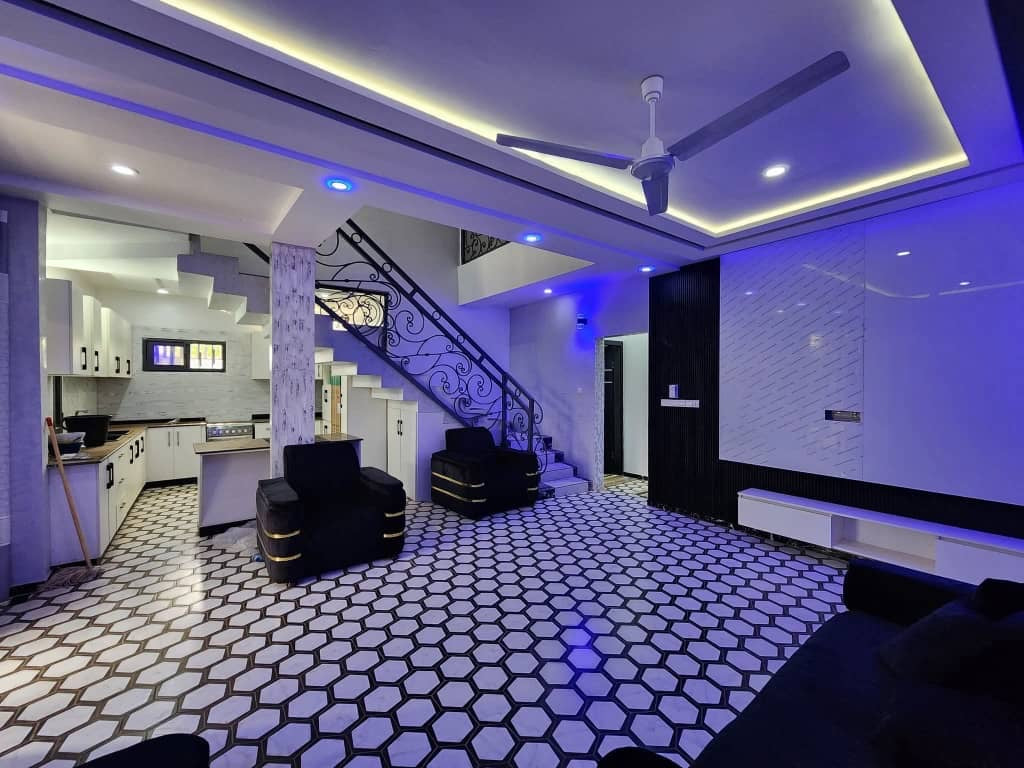 VILLA À VENDRE À VOGAN – 11 PIÈCES AU TOTAL