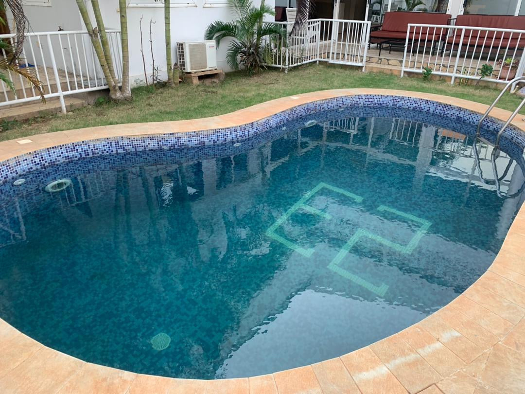 À LOUER – VILLA MEUBLÉE DE 6 CHAMBRES AVEC PISCINE À AVÉDJI AMETOSSIMÉ | 1 000 000 FCFA/MOIS