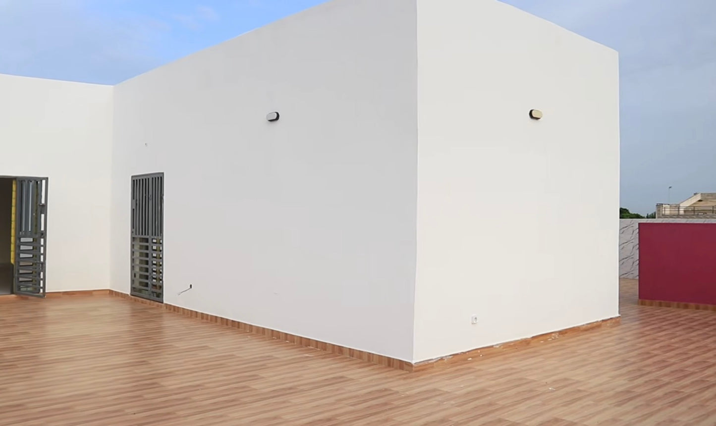 Villa 7 chambres avec piscine et jardin en vente à Kégué – 300 millions FCFA