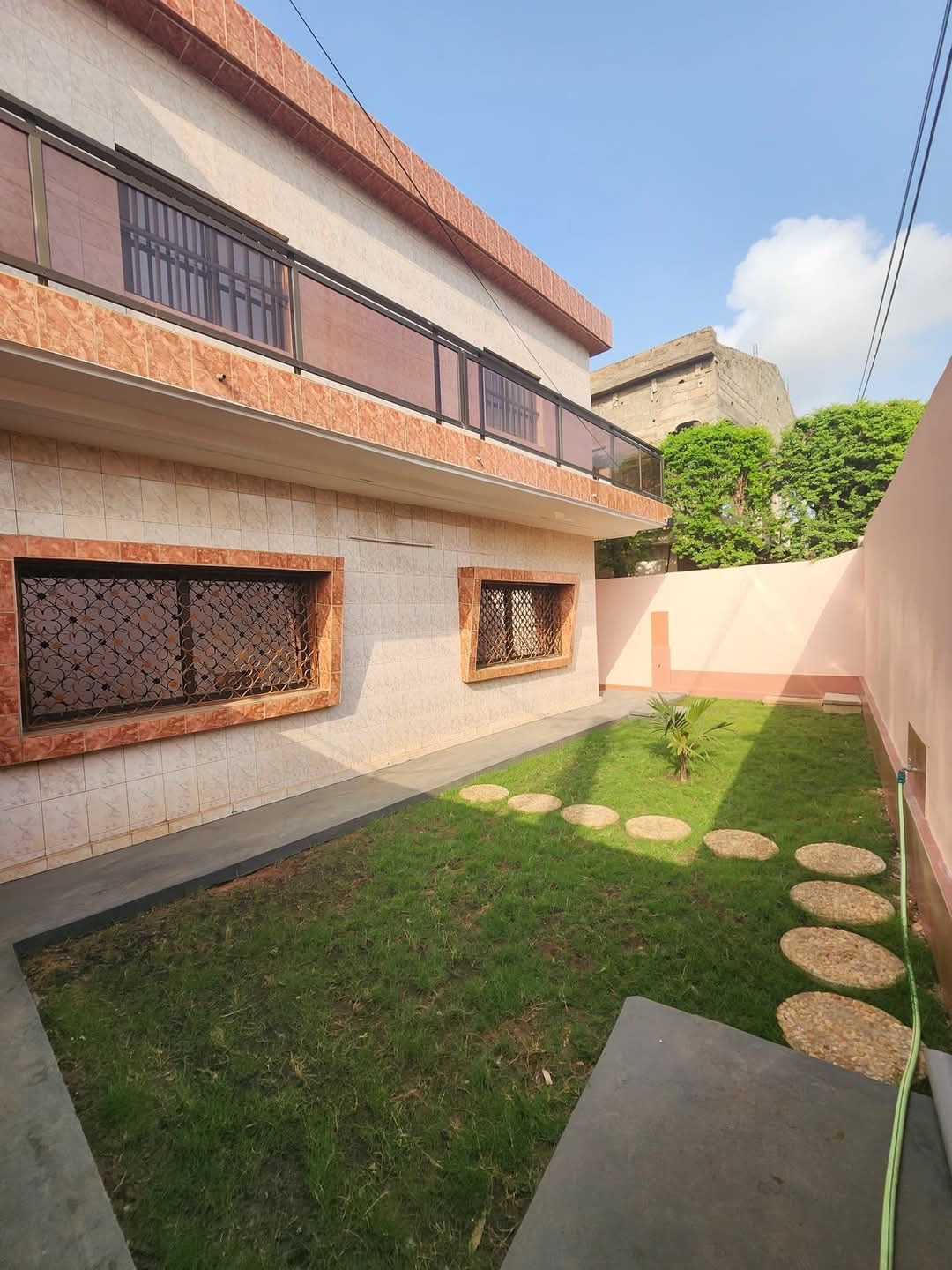 IMMEUBLE 7 PIÈCES À VENDRE À TOKOIN – 1 LOT | TITRE FONCIER