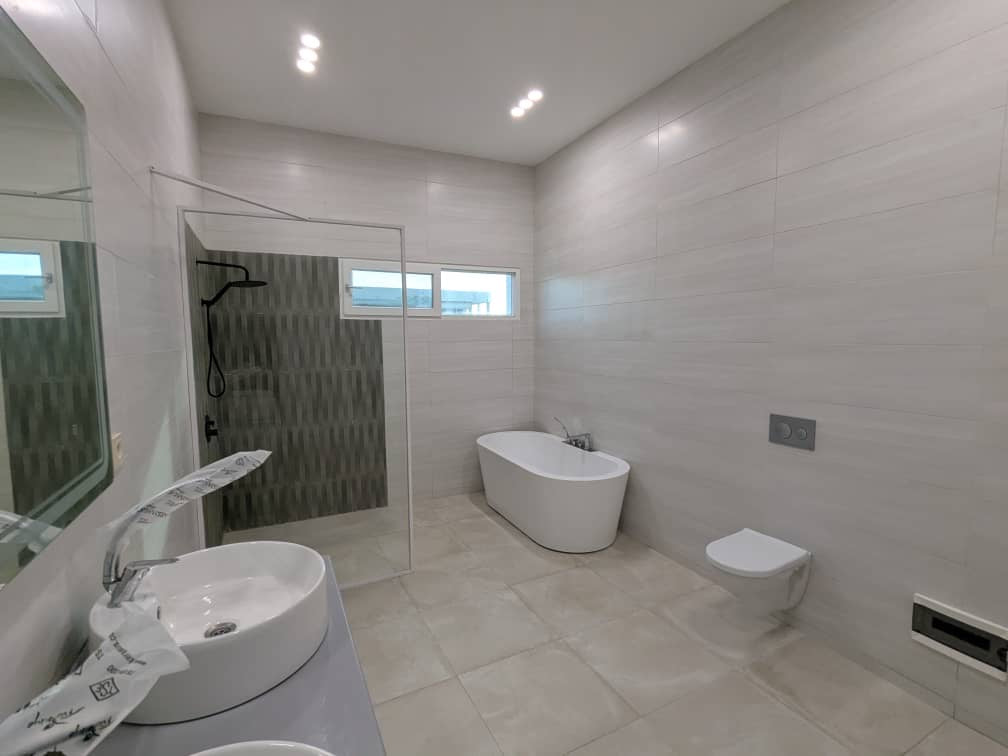 À LOUER – VILLA 4 CHAMBRES AU BORD DE LA MER – BAGUIDA | 3.200.000 FCFA