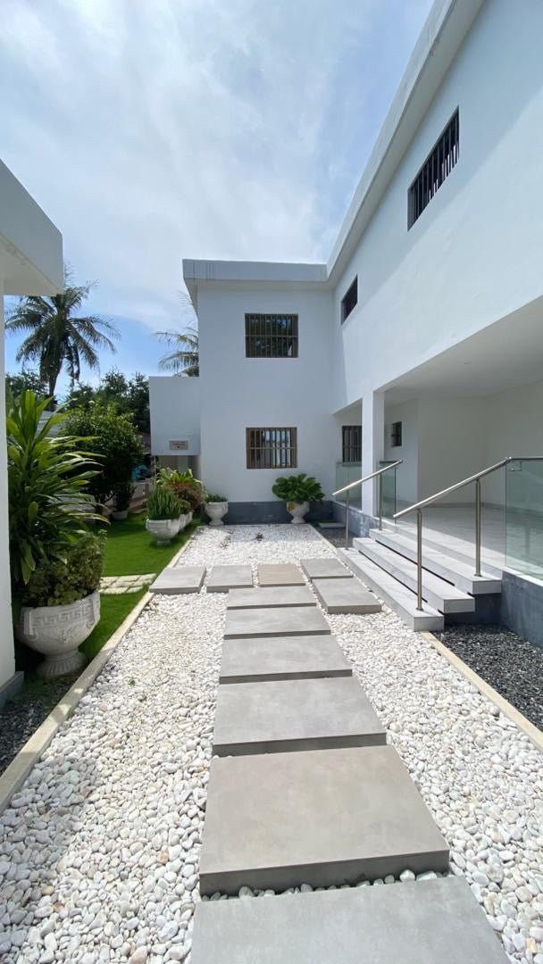 Villa 5 chambres à louer à Baguida – 2 500 000 FCFA