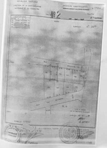 À VENDRE : TERRAIN 3/4 DE LOT À BÉ KPOTA CATHOLIQUE – EMPLACEMENT STRATÉGIQUE