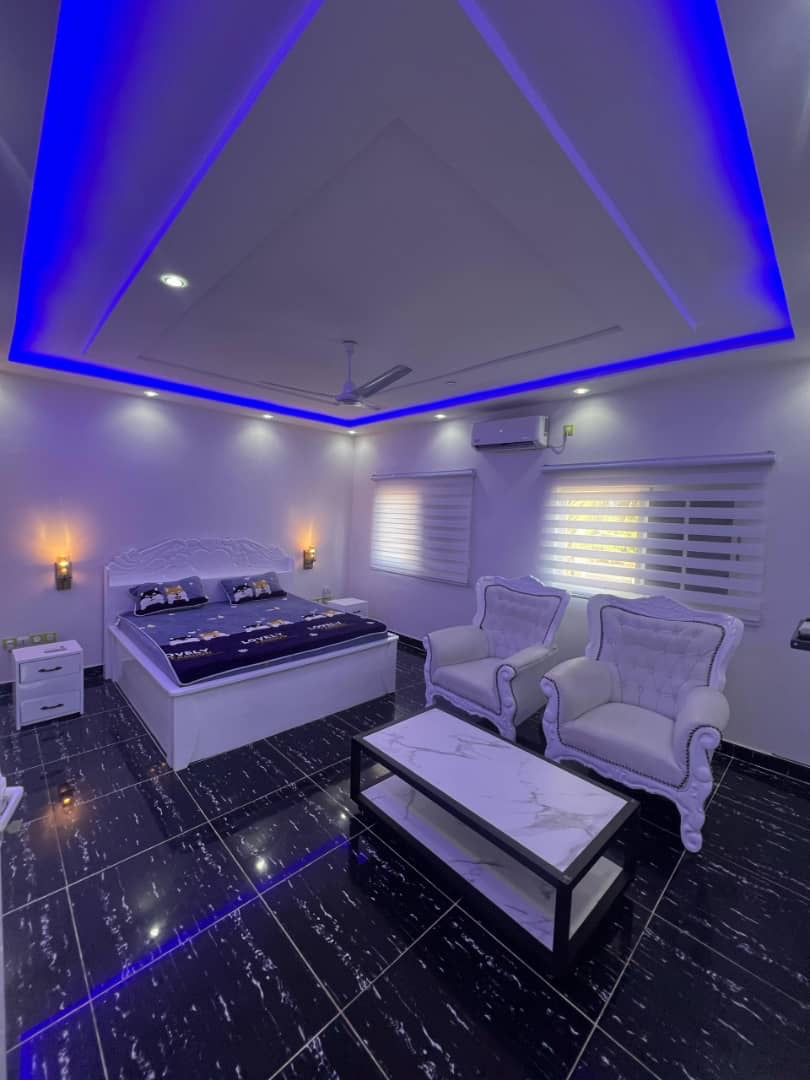 VILLA DUPLEX 5 CHAMBRES À VENDRE À DAGUÉ (200m DU GOUDRON)