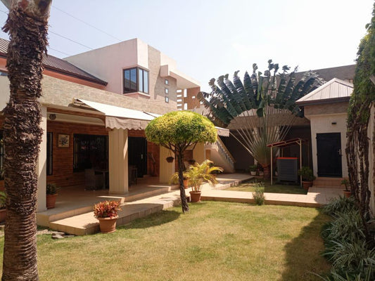 VILLA R+1 DE 11 PIÈCES À VENDRE À AGBALÉPÉDO GTA – 644M²