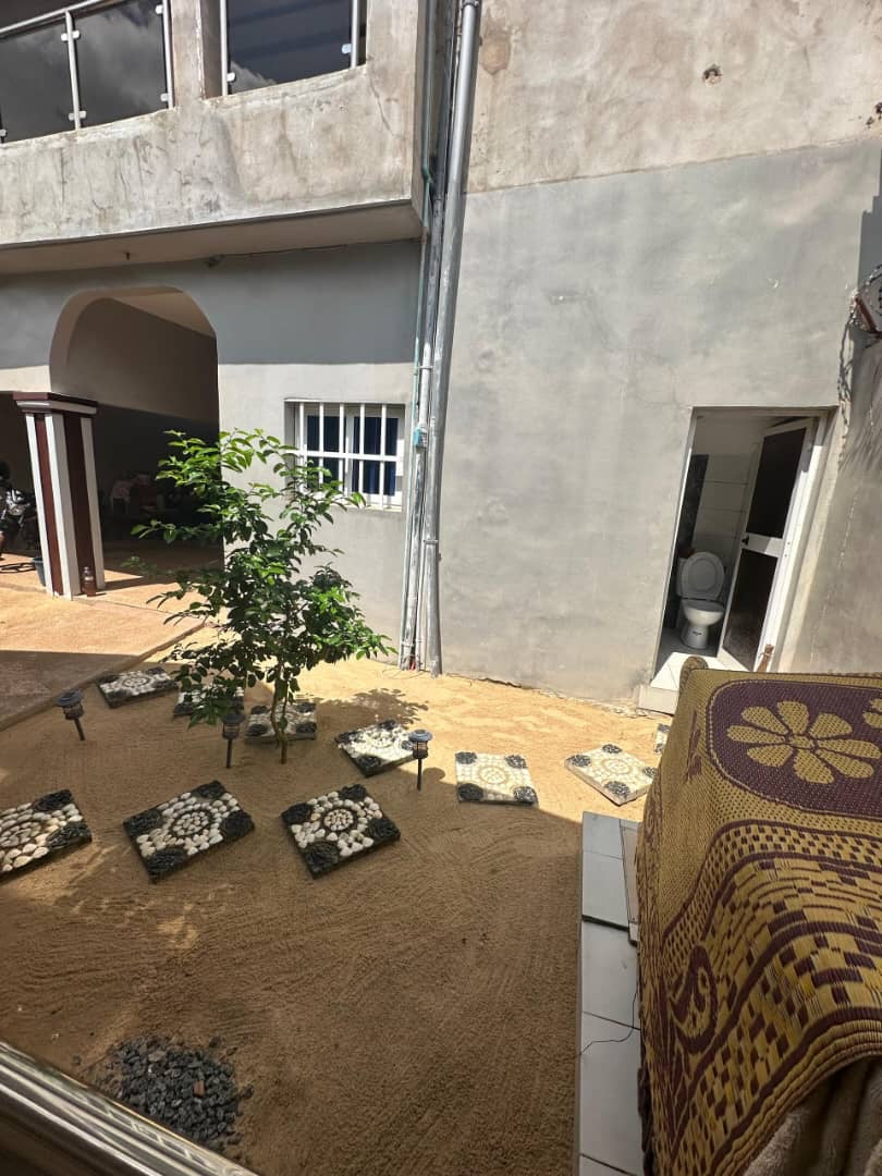 À VENDRE – VILLA DUPLEX DE 7 PIÈCES À AKEPEDO