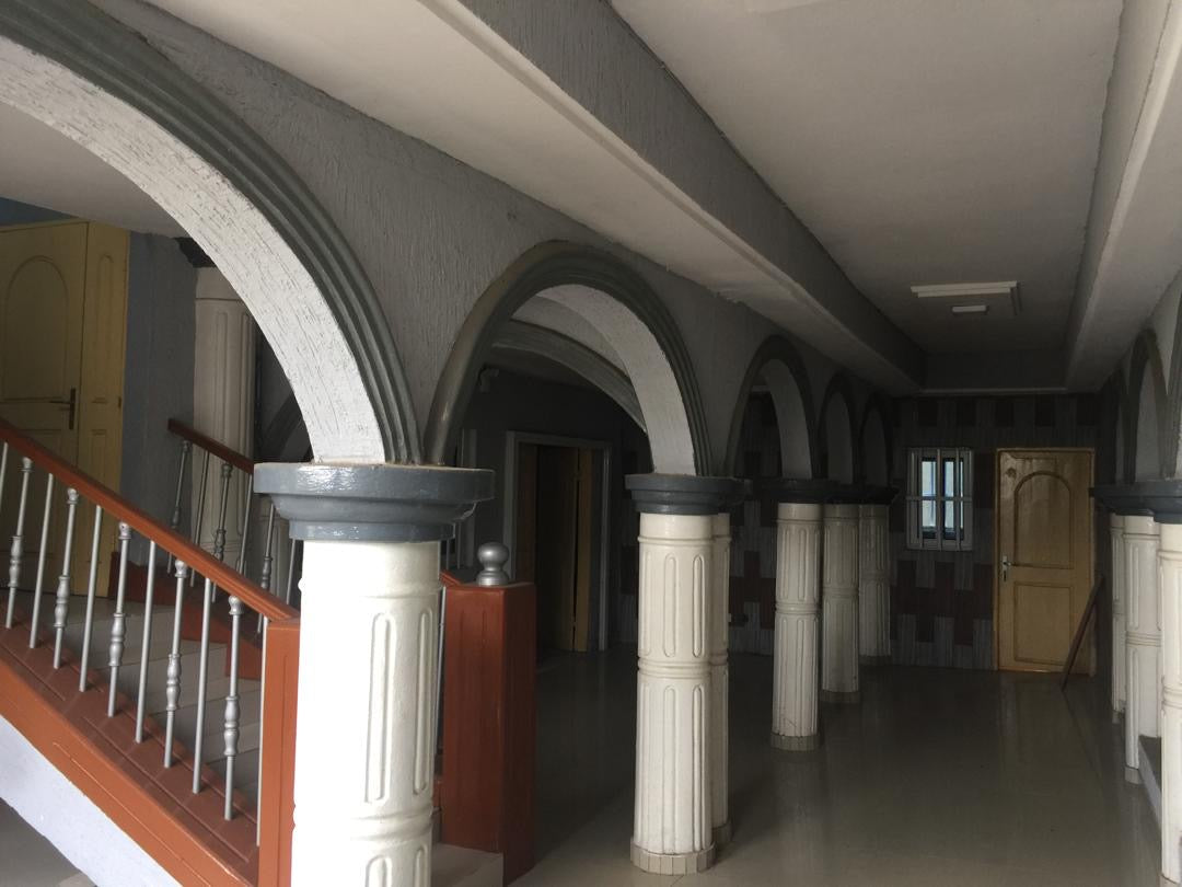 VILLA TRIPLEX 7 PIÈCES À VENDRE À AVÉPOZO CÔTÉ NON PLAGE – TITRE FONCIER