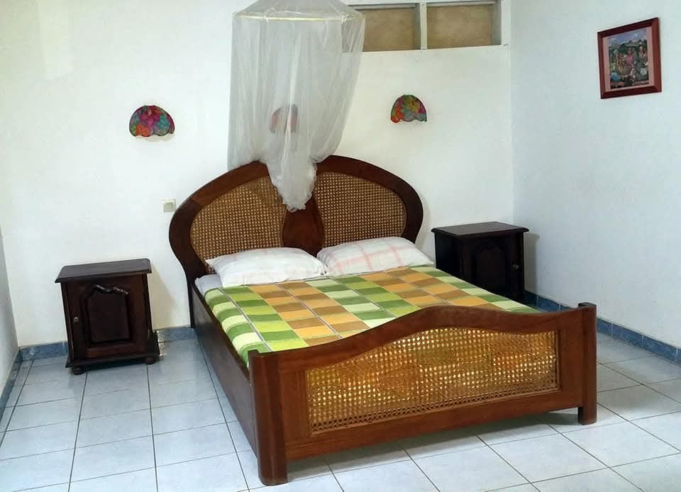 VILLA À VENDRE À BADJA À 400m DE LA  ROUTE LOMÉ-KPALIMÉ