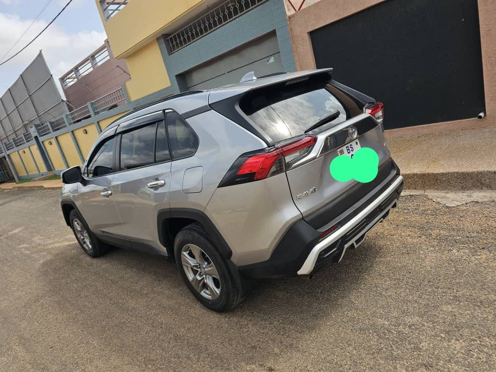 TOYOTA RAV4 LE 2021