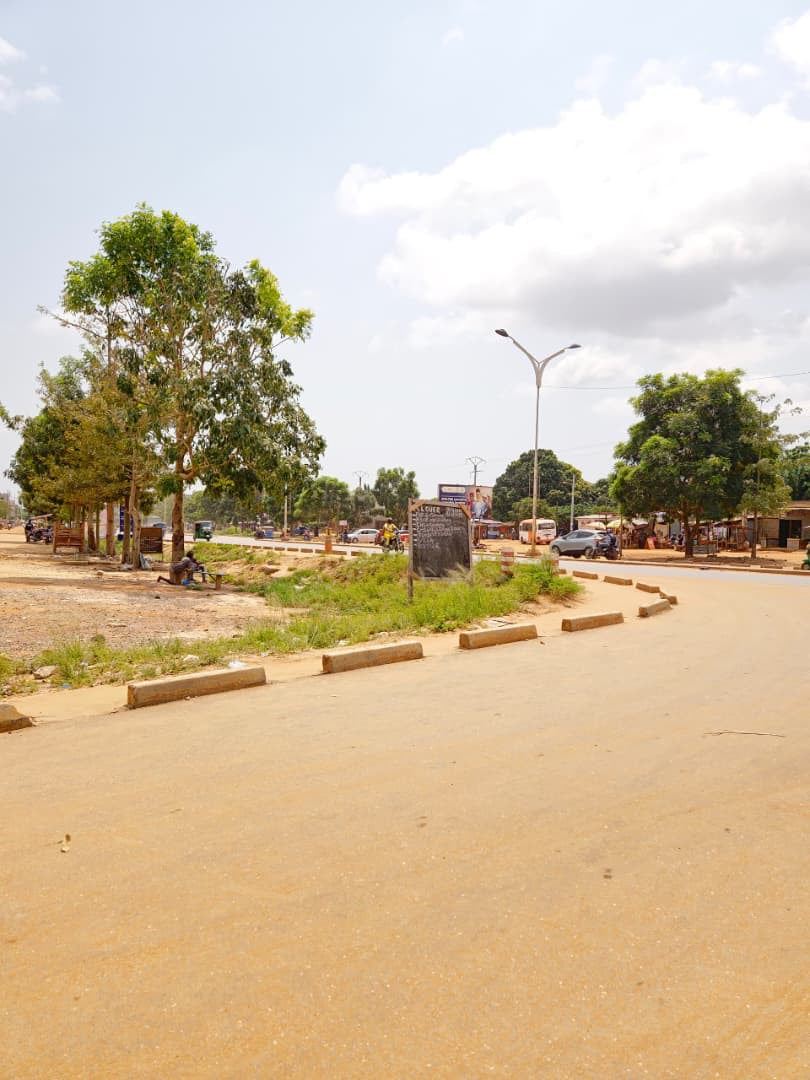 Terrain de 245 m² en vente à Legbassito – 10 millions FCFA