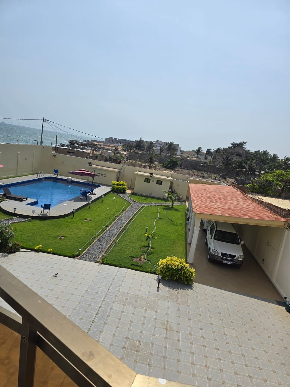 UNE SOMPTUEUSE DUPLEX À VENDRE BAGUIDA CÔTÉ PLAGE À 50M DU GOUDRON