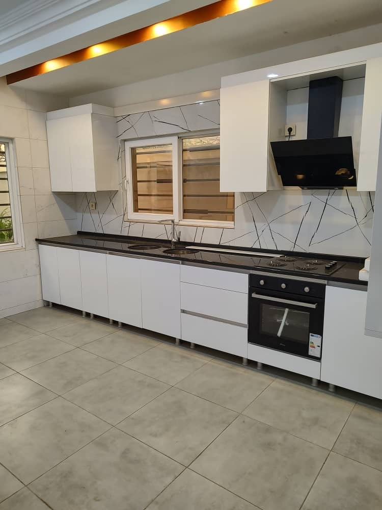 VILLA DUPLEX 6 PIÈCES À VENDRE À HEDZRANAWOÉ – 300 m² | TITRE FONCIER