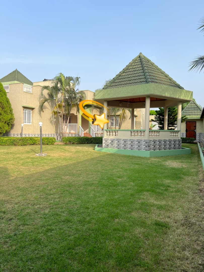 Villa 5 chambres en vente à Avenou – 365 millions FCFA