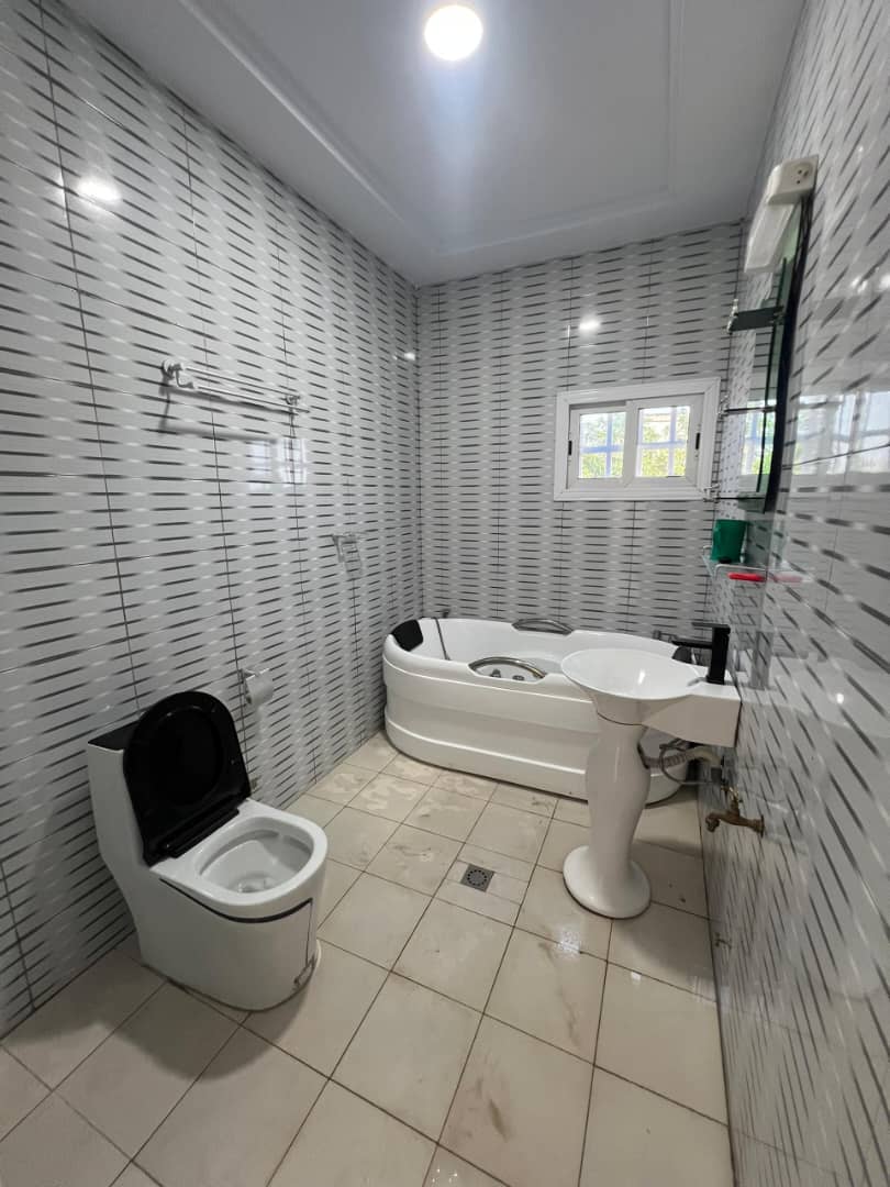 UNE VILLA DUPLEX 3 CHAMBRES À VENDRE À ADIDOGOMÉ APÉDOKOÈ