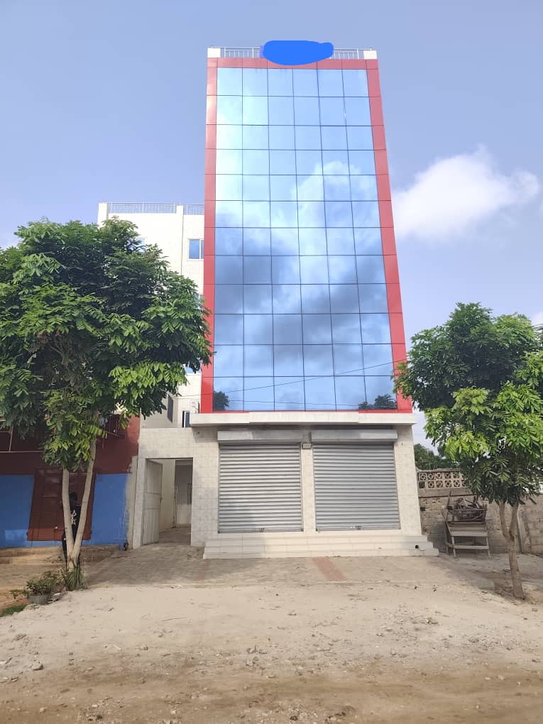 Immeuble commercial à louer à Kégué – 4 000 000 FCFA par mois