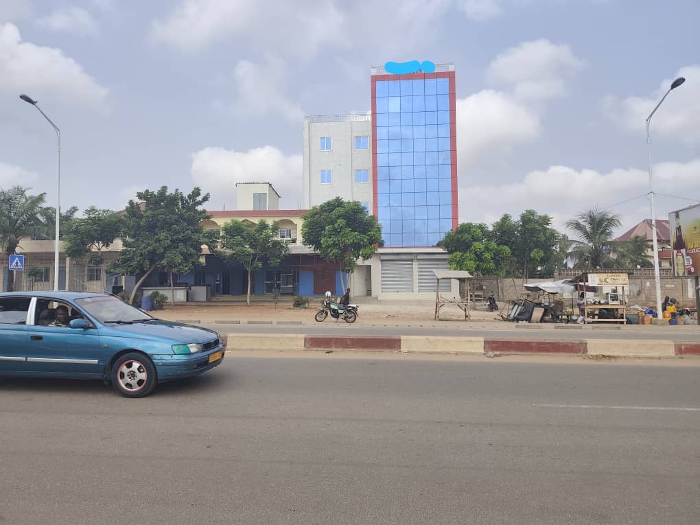 Immeuble commercial à louer à Kégué – 4 000 000 FCFA par mois