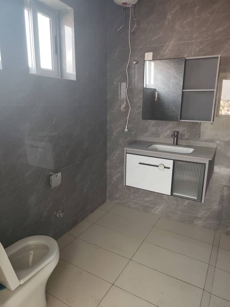 Immeuble commercial à louer à Kégué – 4 000 000 FCFA par mois