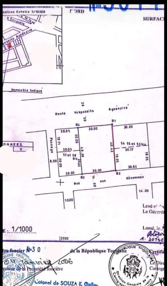 Terrain de 1200 m² en vente en bordure de goudron à Agoè Assiyéyé – 80 millions FCFA le lot