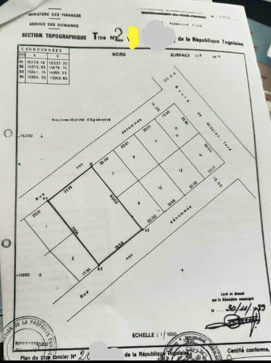 4 lots de terrain en vente à Agoè Assiyéyé Marché en bordure de goudron – 100 millions FCFA le lot
